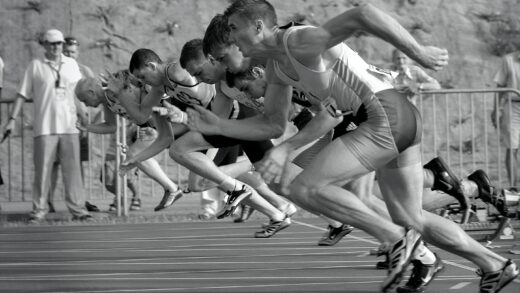 Runners starting a race